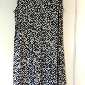 Gently used sleeveless knee length dress size large.